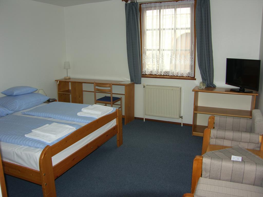 Hotel Adler Panzio Budaörs Zewnętrze zdjęcie
