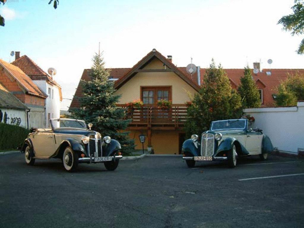 Hotel Adler Panzio Budaörs Zewnętrze zdjęcie